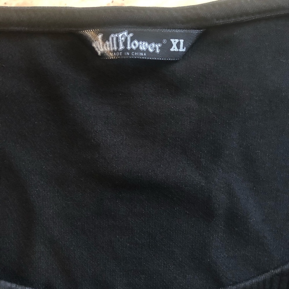Blouse/Pleather - Picture 2 of 3